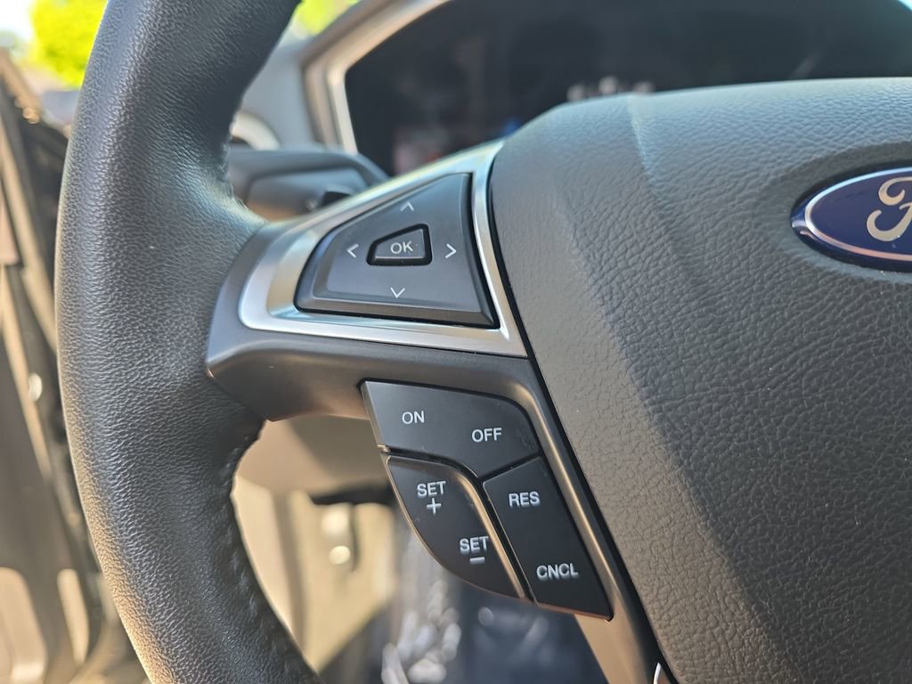 Used 2016 Ford Fusion SE w/ Equipment Group 202A FWD image 24