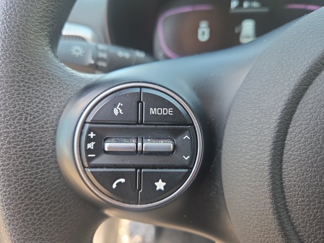 Used 2025 Kia Soul LX w/ LX Technology Package FWD image 20