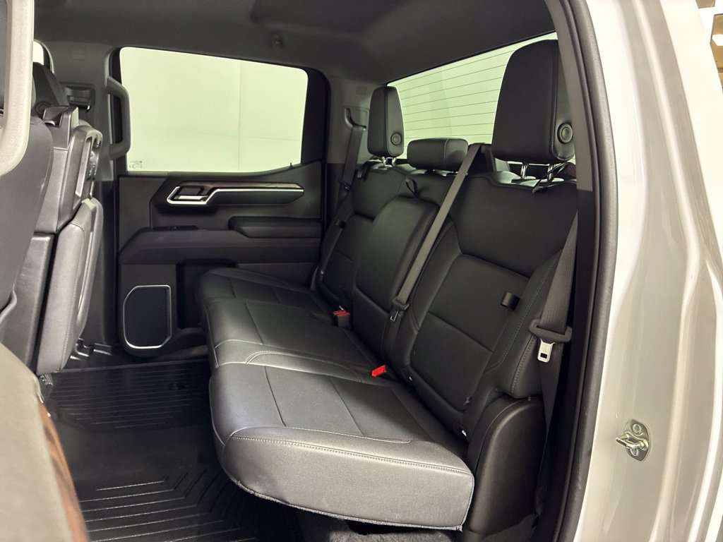 Used 2025 GMC Sierra 1500 SLT AWD/4WD image 28