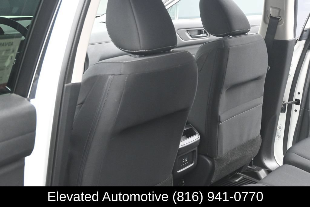 Used 2024 Nissan Pathfinder S AWD/4WD image 17