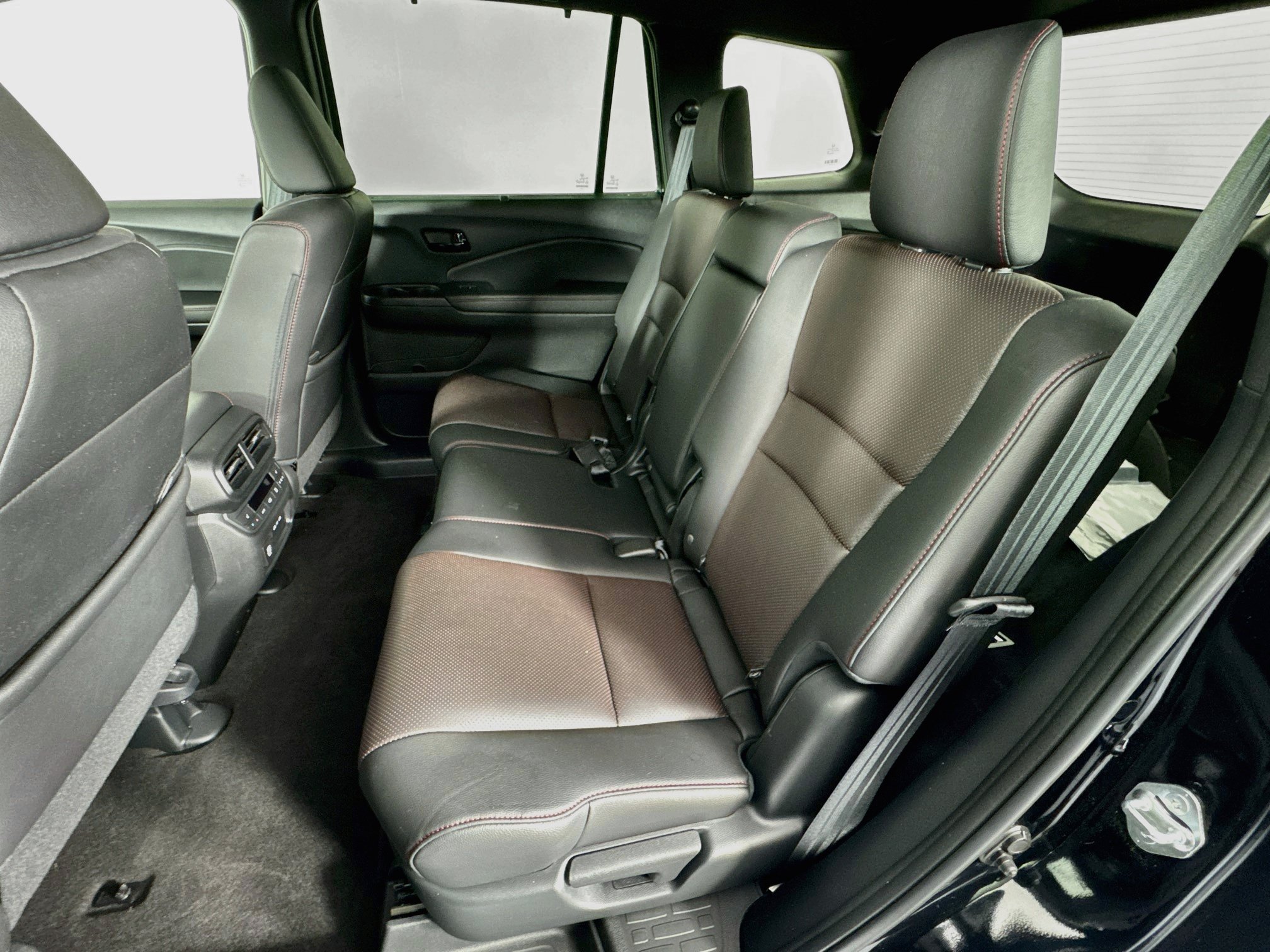 Certified 2024 Honda Passport Black Edition image 25