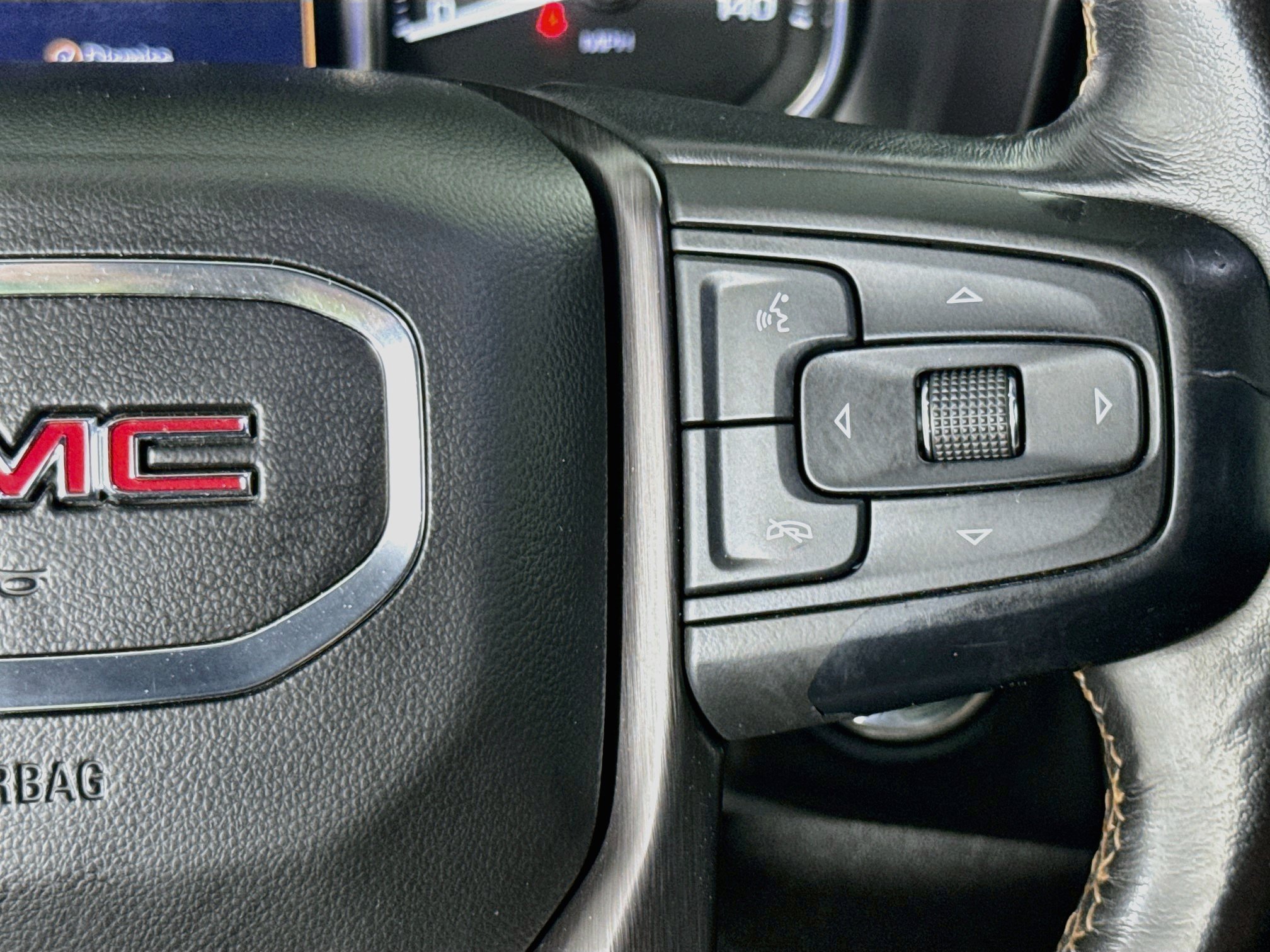 Used 2021 GMC Yukon AT4 w/ Rear Media and Nav Package AWD/4WD image 13