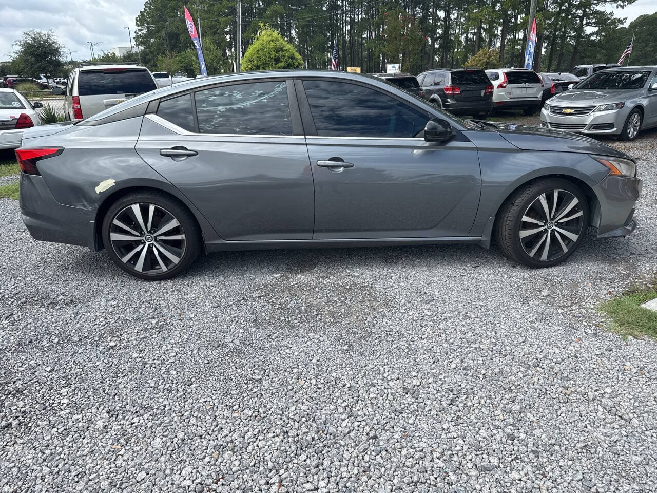 Used 2019 Nissan Altima 2.5 SR w/ SR Premium Package FWD image 2