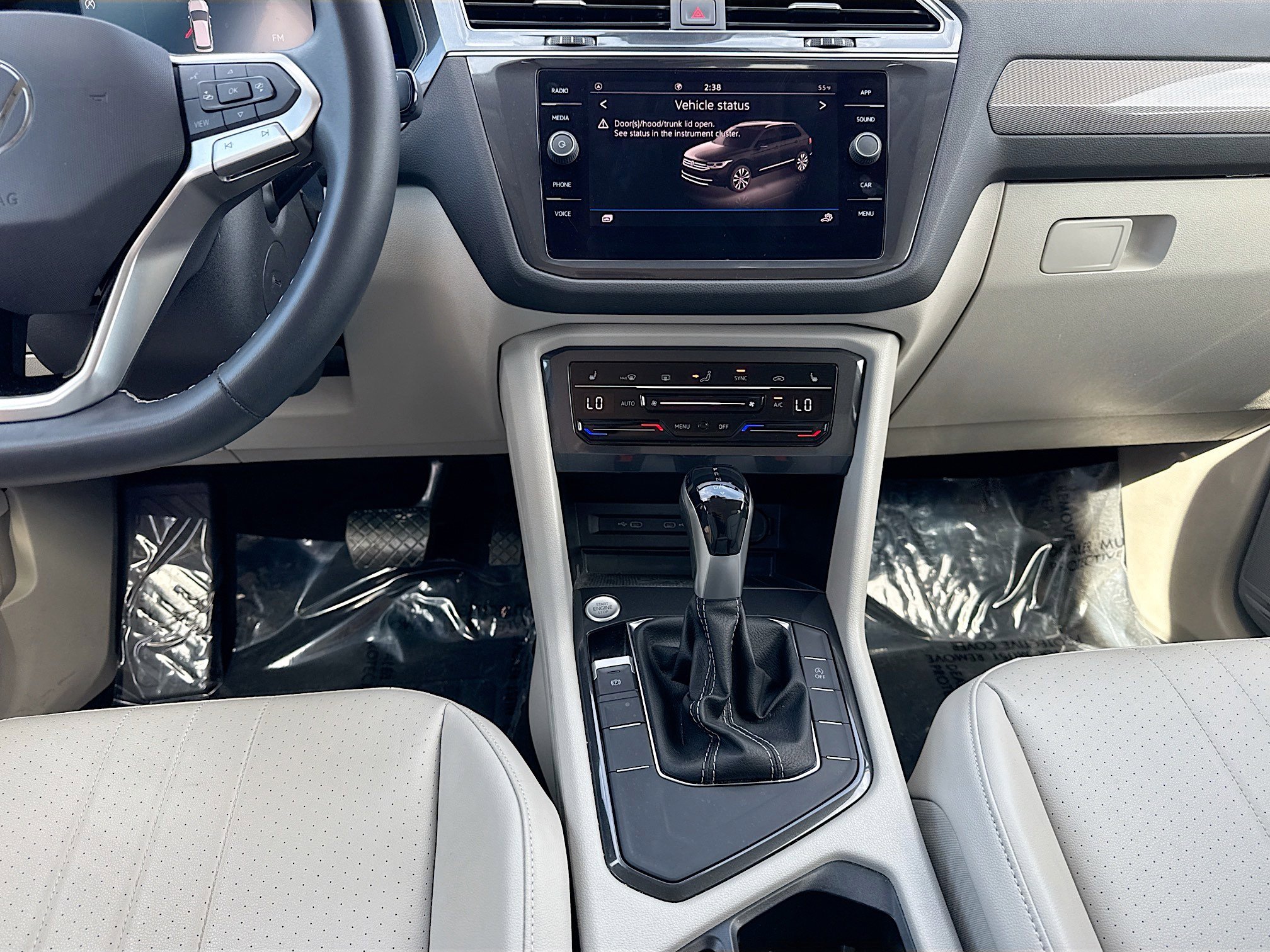 Used 2022 Volkswagen Tiguan SE image 19