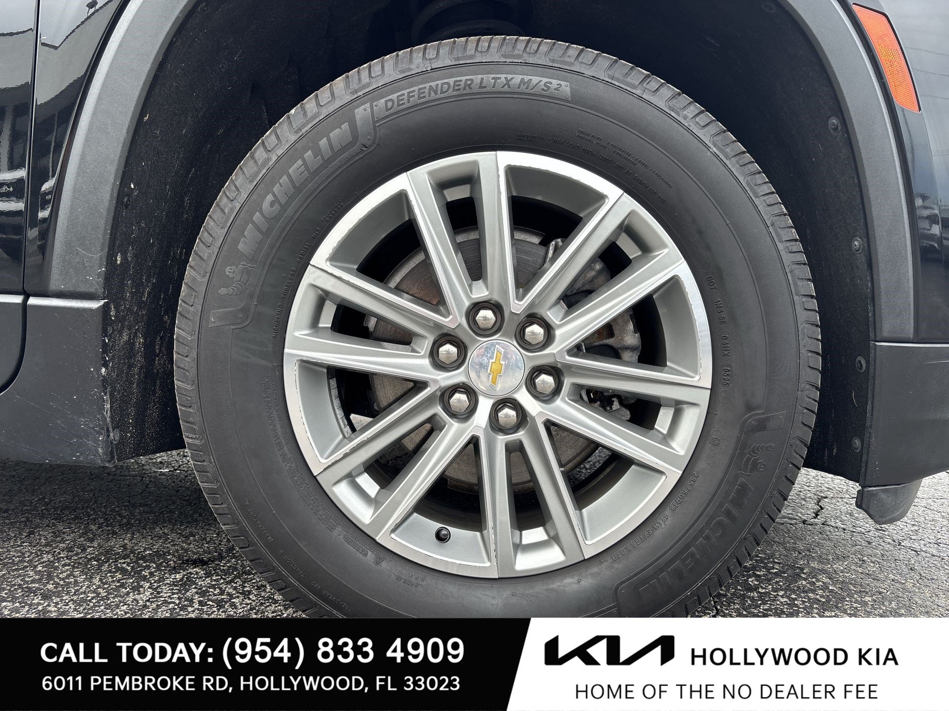 Used 2023 Chevrolet Traverse LT w/ LPO, Cargo Package AWD/4WD image 18