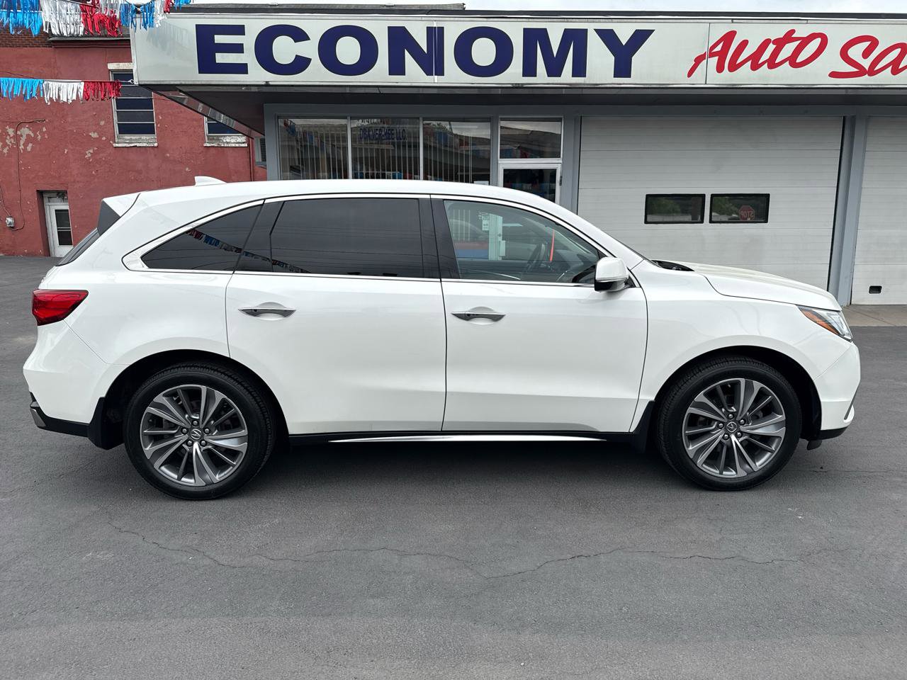 Used 2017 Acura MDX SH-AWD w/ Technology Package image 2