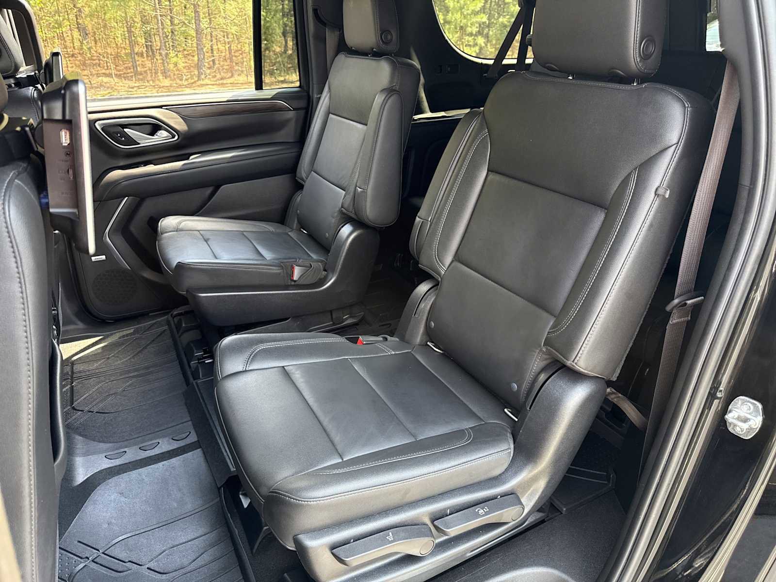 Used 2021 Chevrolet Suburban LT AWD/4WD image 17