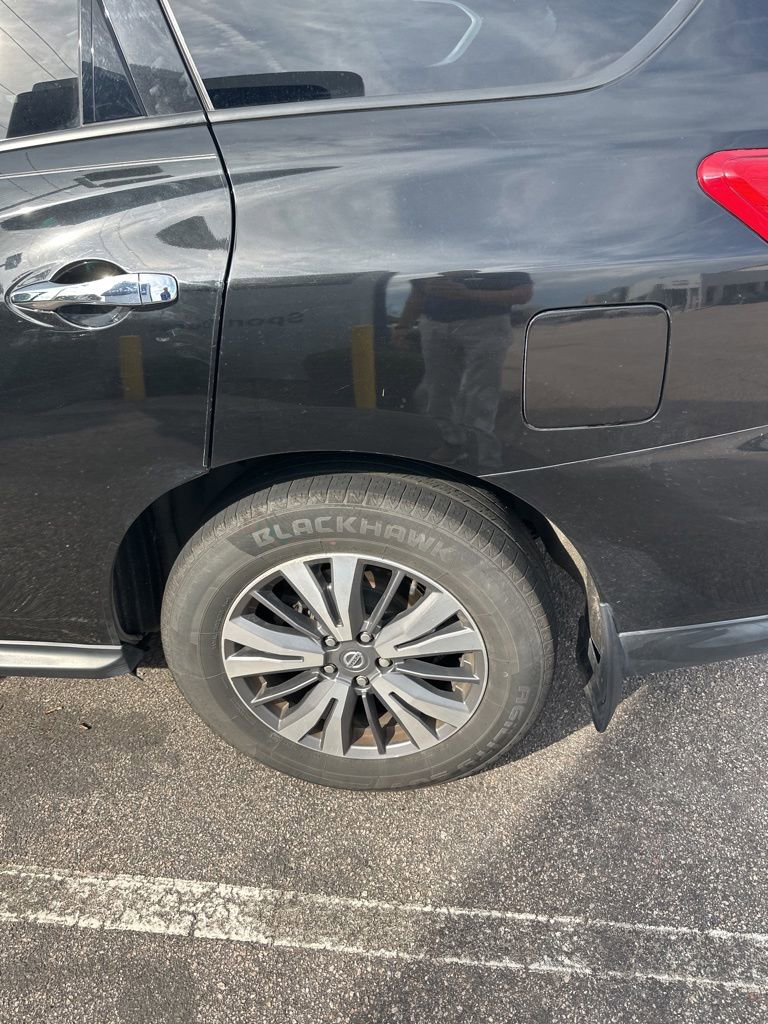 Used 2019 Nissan Pathfinder S AWD/4WD image 12