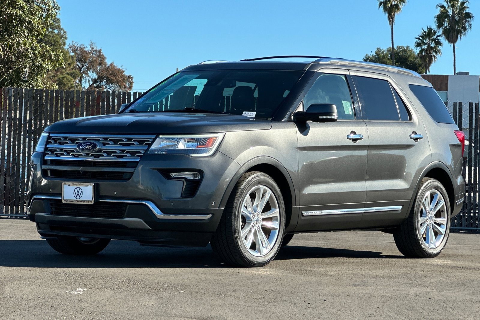 Used 2018 Ford Explorer Limited w/ Equipment Group 301A image 8