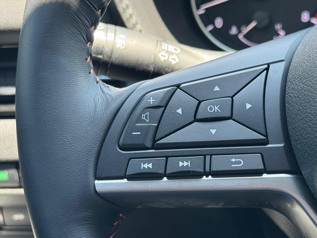 Certified 2021 Nissan Sentra SR w/ Lighting Package FWD image 16