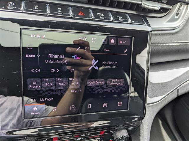 Used 2023 Jeep Grand Cherokee L Laredo AWD/4WD image 23