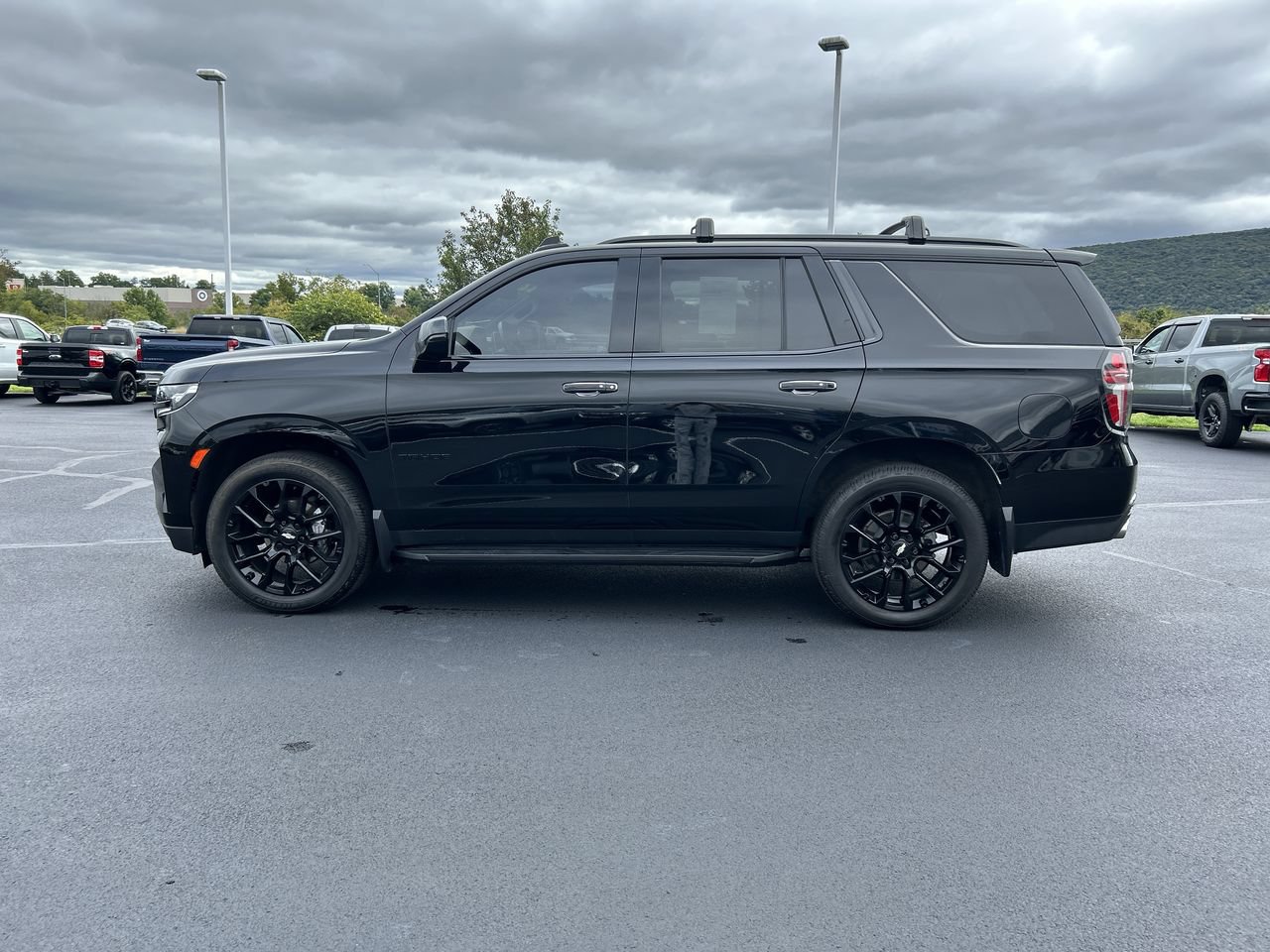 Used 2022 Chevrolet Tahoe Premier AWD/4WD image 4