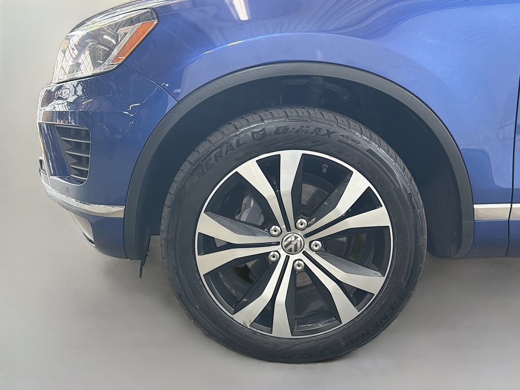 Used 2017 Volkswagen Touareg Wolfsburg Edition AWD/4WD image 33
