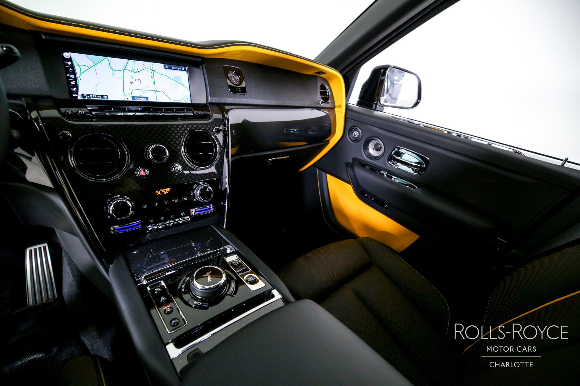 Certified 2024 Rolls-Royce Cullinan Black Badge w/ Dark Exterior Package AWD/4WD image 15