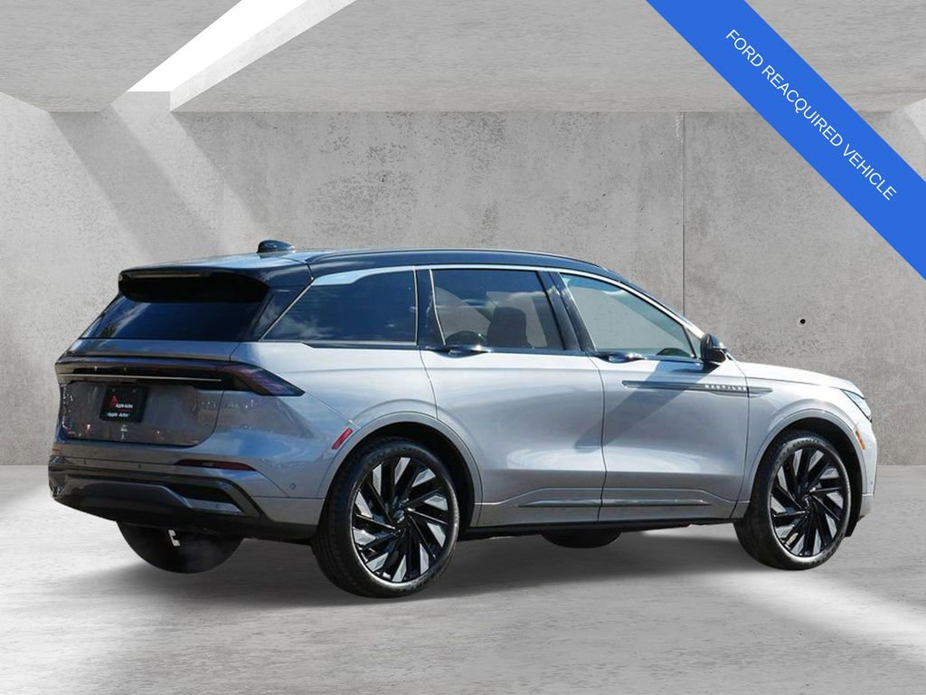 Used 2024 Lincoln Nautilus Black Label w/ Jet Appearance Package (87T) image 3