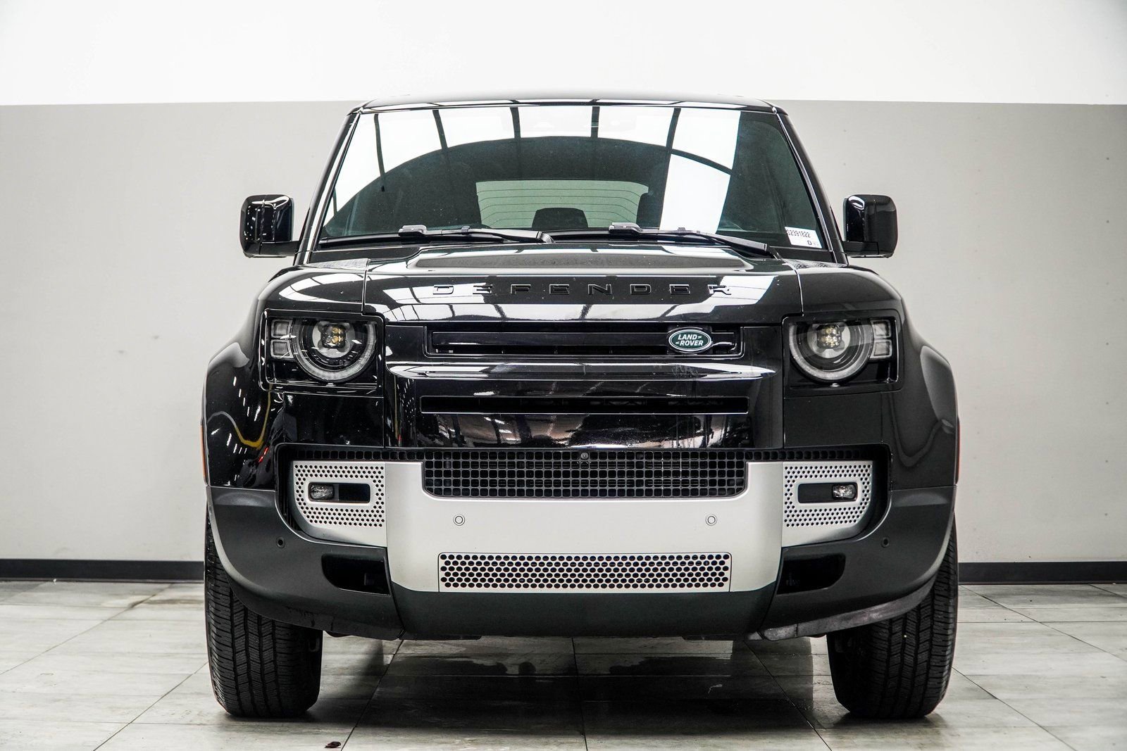 Used 2025 Land Rover Defender 110 S AWD/4WD image 7
