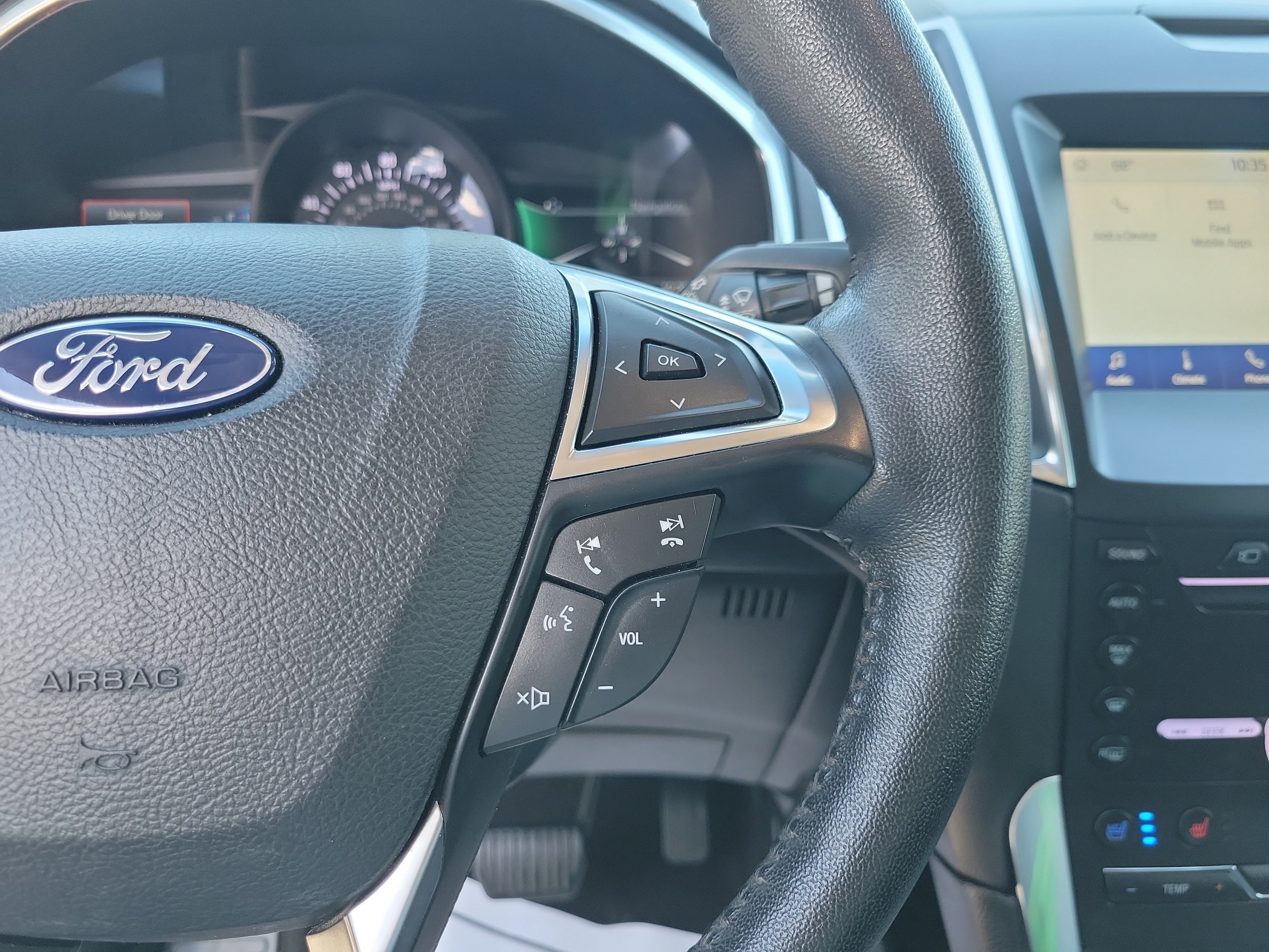 Used 2019 Ford Edge Titanium w/ Equipment Group 301A image 34