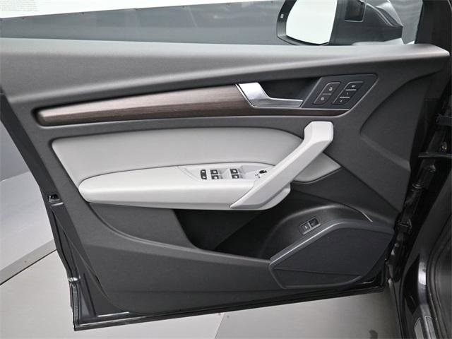 Used 2023 Audi Q5 2.0T Premium w/ Convenience Package image 11