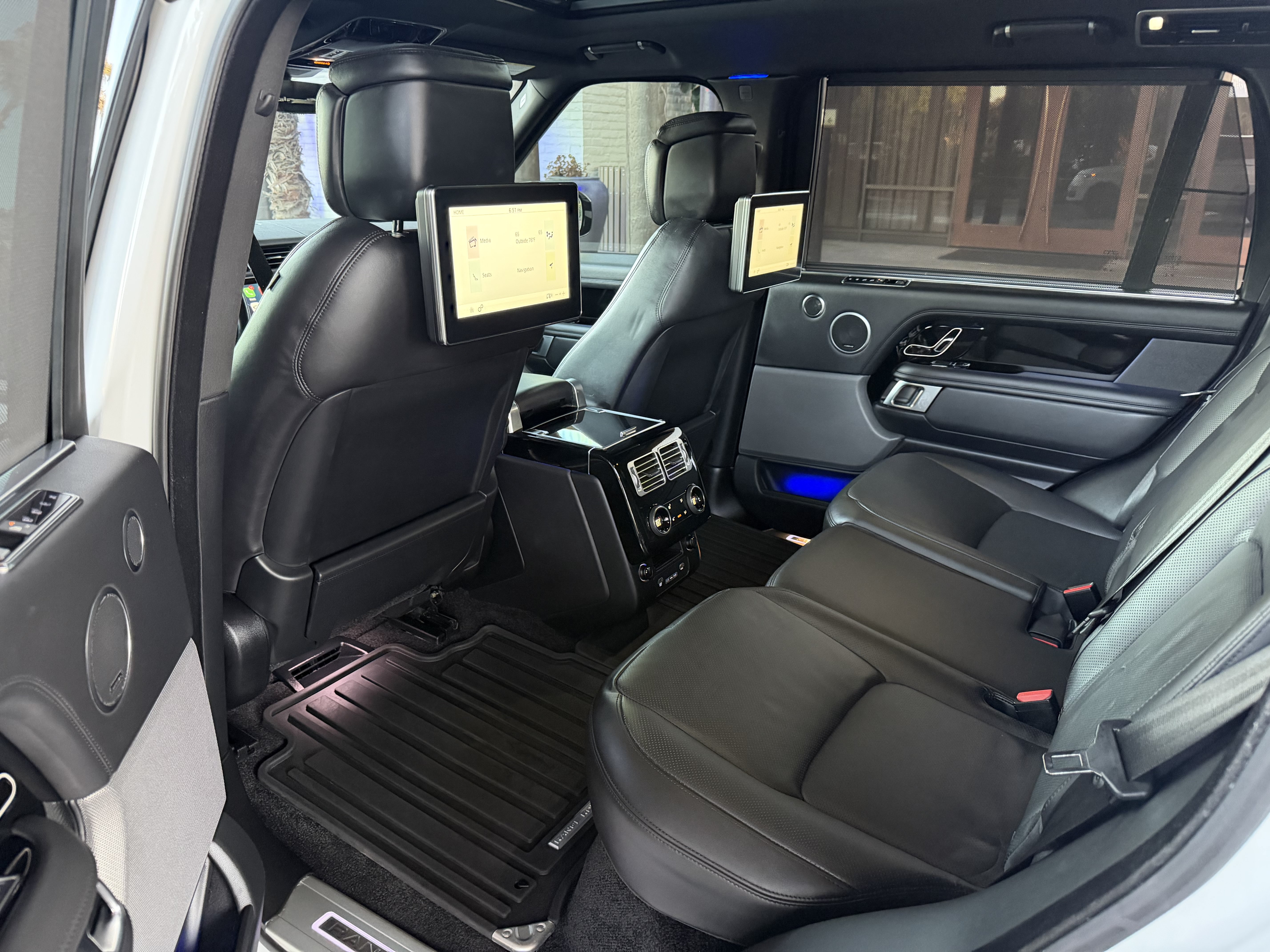 Used 2021 Land Rover Range Rover P525 Westminster Edition LWB AWD/4WD image 10