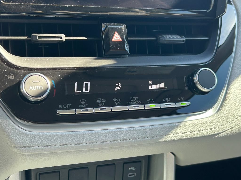 New 2025 Toyota Corolla Cross LE w/ Moonroof Package FWD image 30