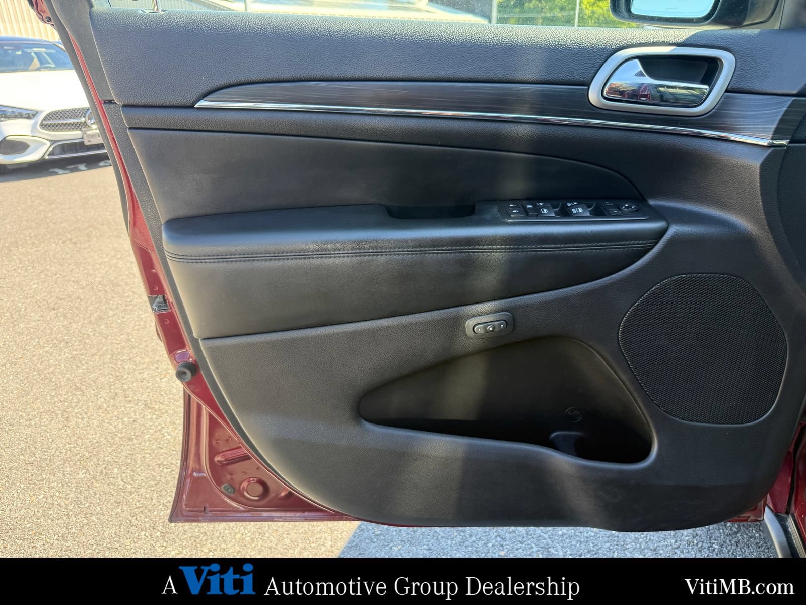 Used 2019 Jeep Grand Cherokee Limited AWD/4WD image 18