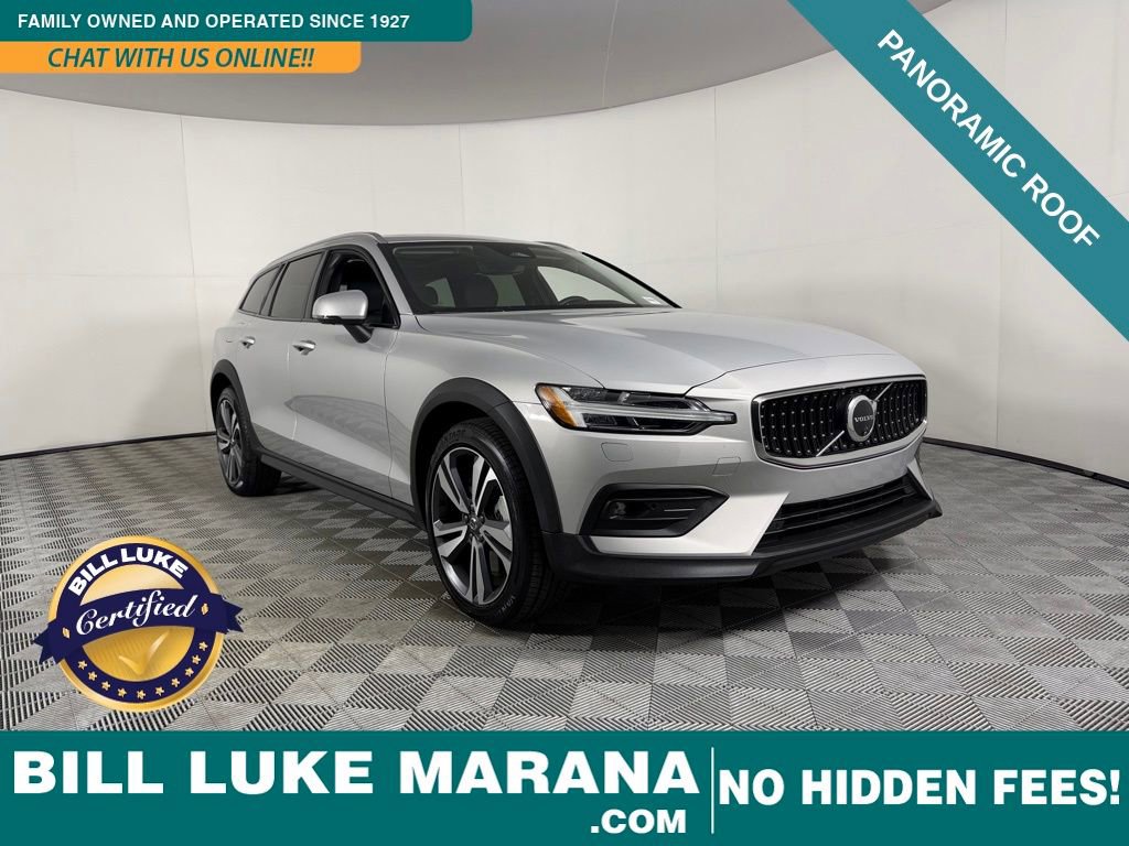 Used 2025 Volvo V60 B5 Cross Country Plus image 1