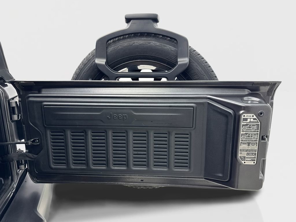 Used 2022 Jeep Wrangler Unlimited Sahara w/ Cold Weather Group image 80