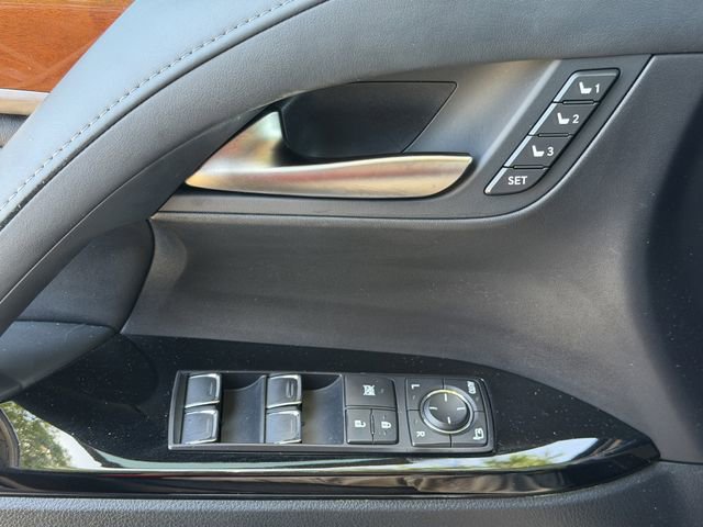 Used 2017 Lexus LX 570 4WD image 25