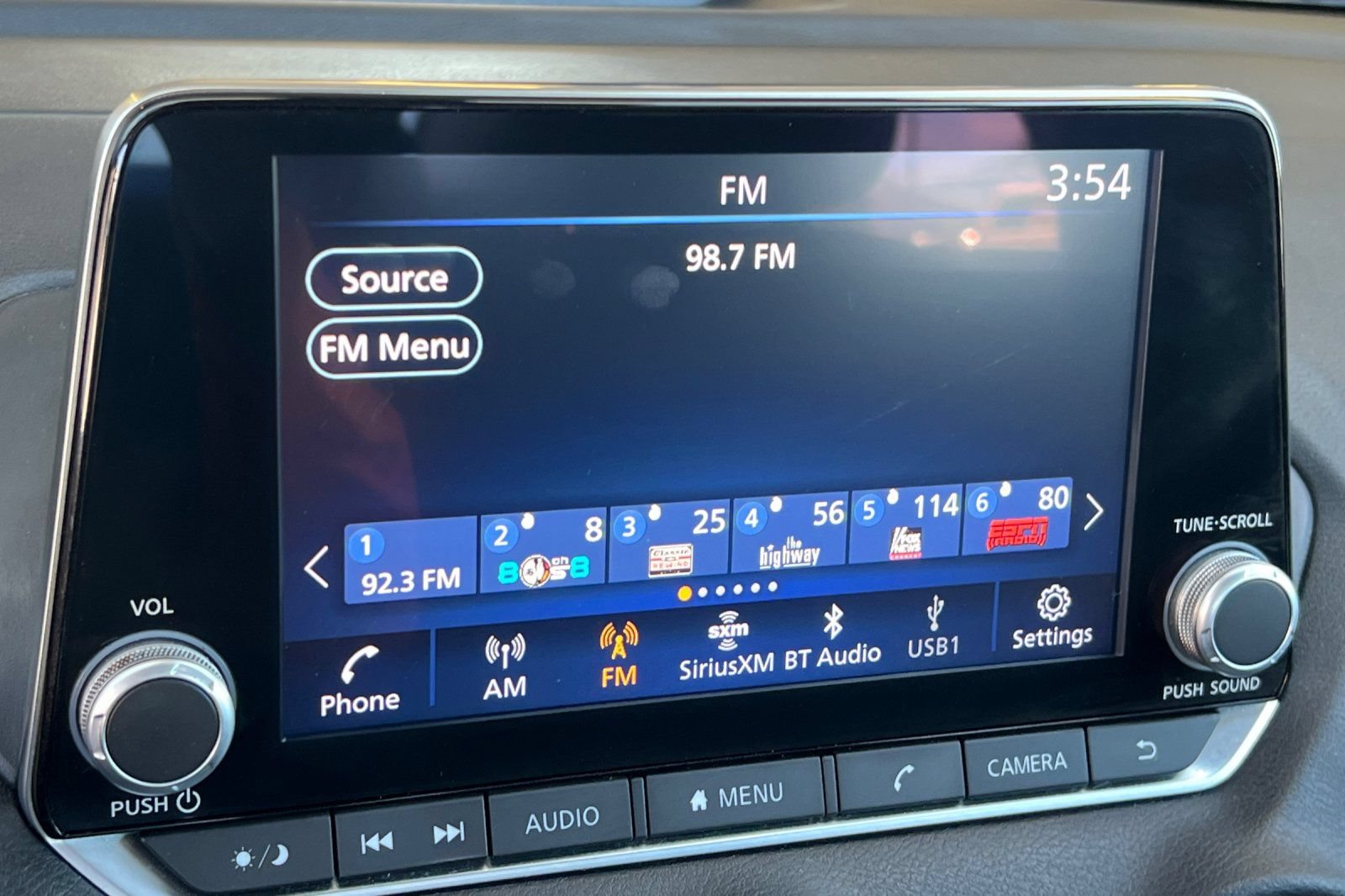 Used 2022 Nissan Sentra SV FWD image 18