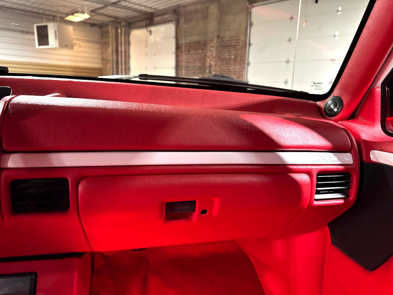 Used 1994 Ford Bronco XLT image 92