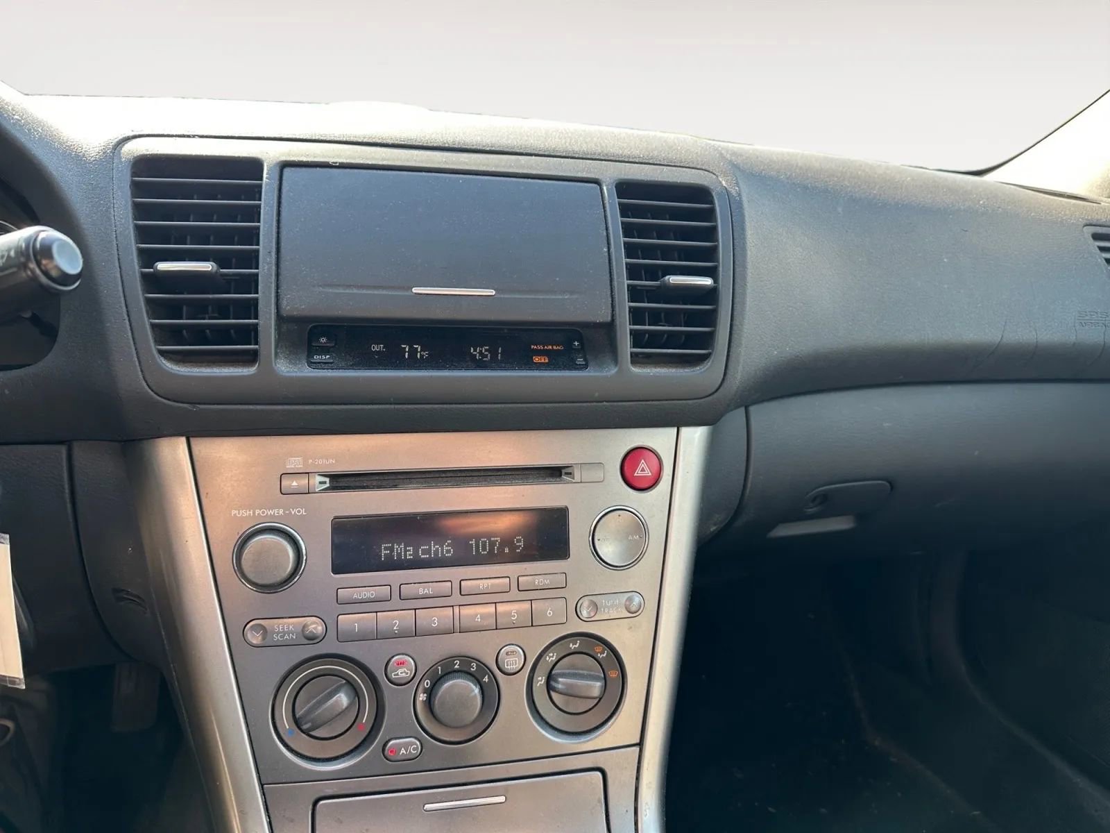 Used 2005 Subaru Legacy 2.5i AWD/4WD image 12