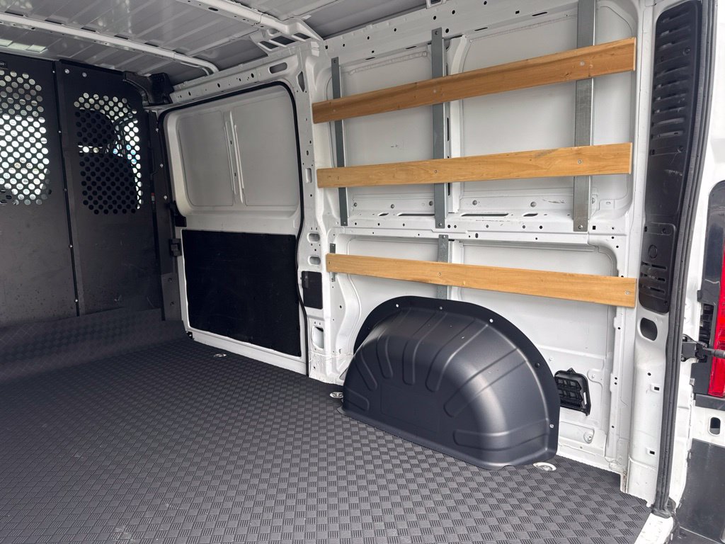 Used 2025 RAM ProMaster 2500 w/ U-Haul Equipment Group FWD image 15