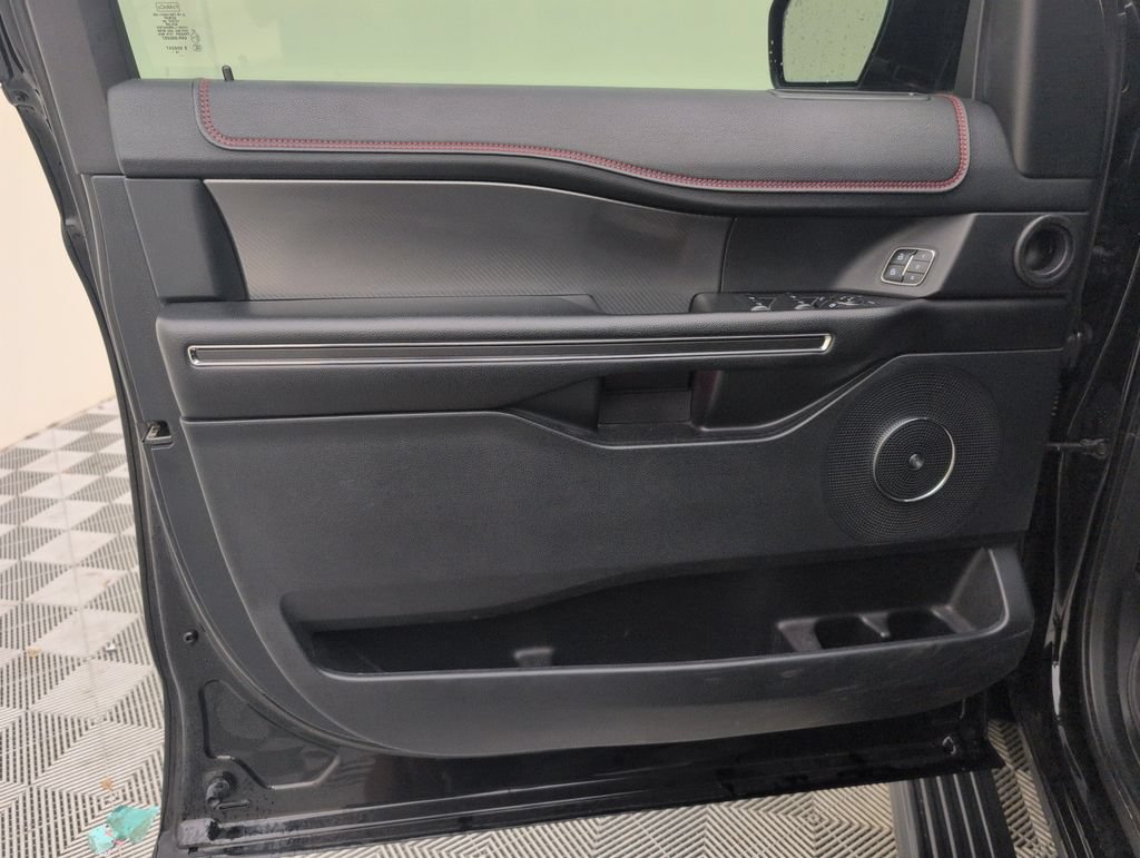 Used 2019 Ford Expedition Limited w/ Equipment Group 303A AWD/4WD image 26