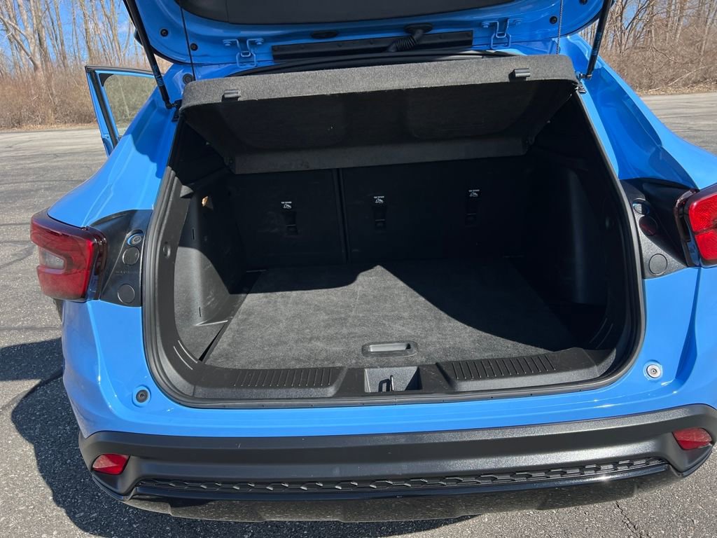 Used 2024 Chevrolet Trax RS w/ Driver Confidence Package image 27