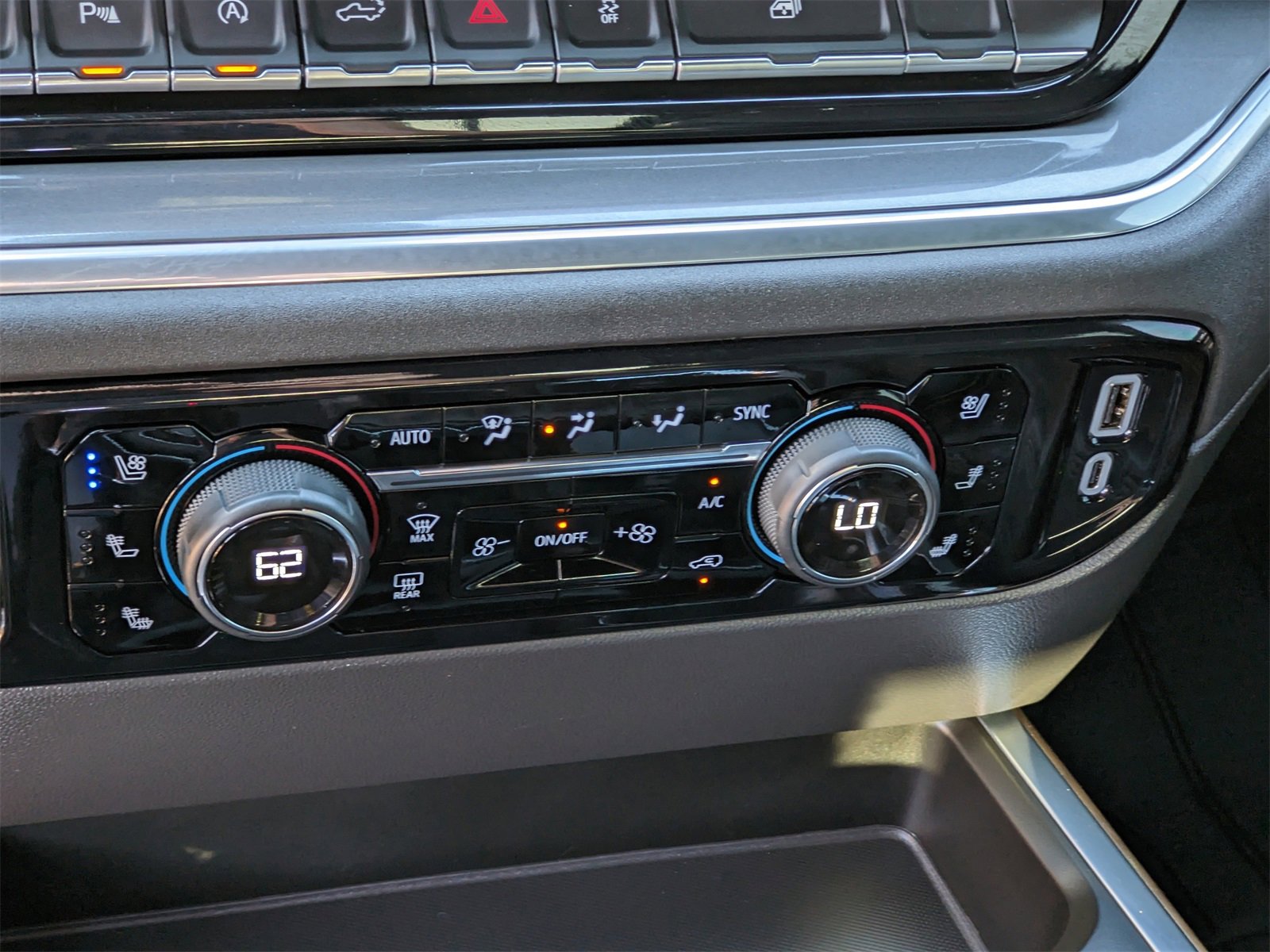 Used 2025 Chevrolet Silverado 1500 High Country image 27