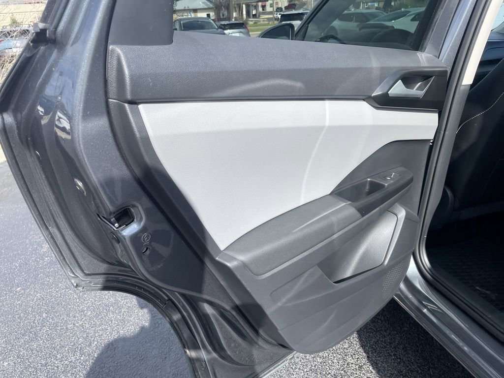 Certified 2022 Volkswagen Taos SE image 20