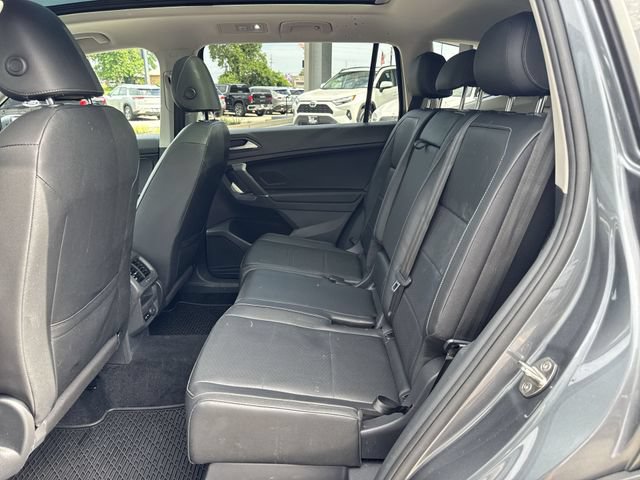 Used 2020 Volkswagen Tiguan SE w/ Panoramic Sunroof Package AWD/4WD image 25