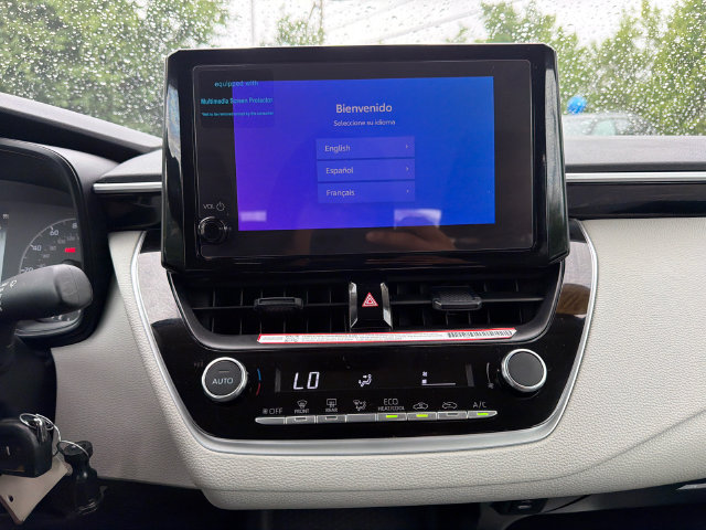 Used 2025 Toyota Corolla LE FWD image 31