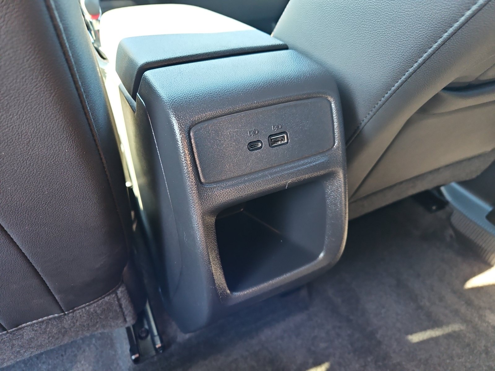 Used 2025 Chevrolet Trax RS w/ Sunroof Package FWD image 13