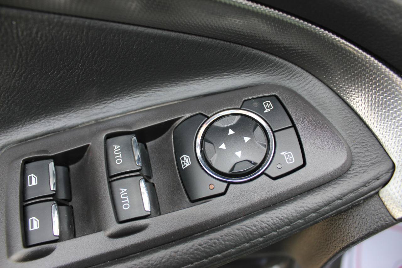 Used 2015 Ford Explorer XLT w/ Equipment Group 202A AWD/4WD image 29