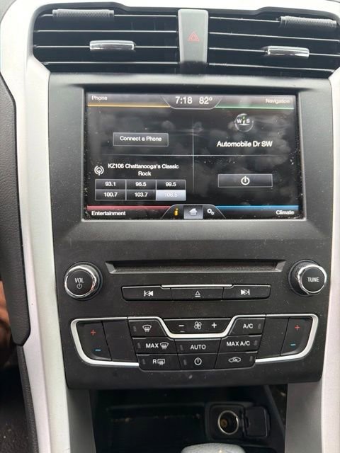 Used 2016 Ford Fusion SE FWD image 37