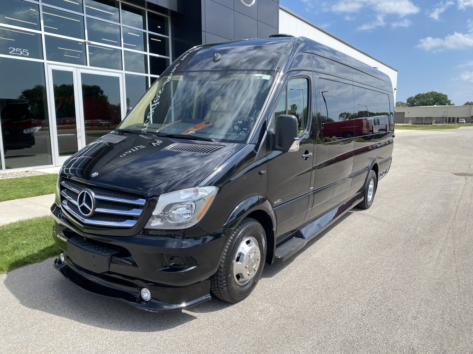 Used 2015 Mercedes-Benz Sprinter 3500 image 2