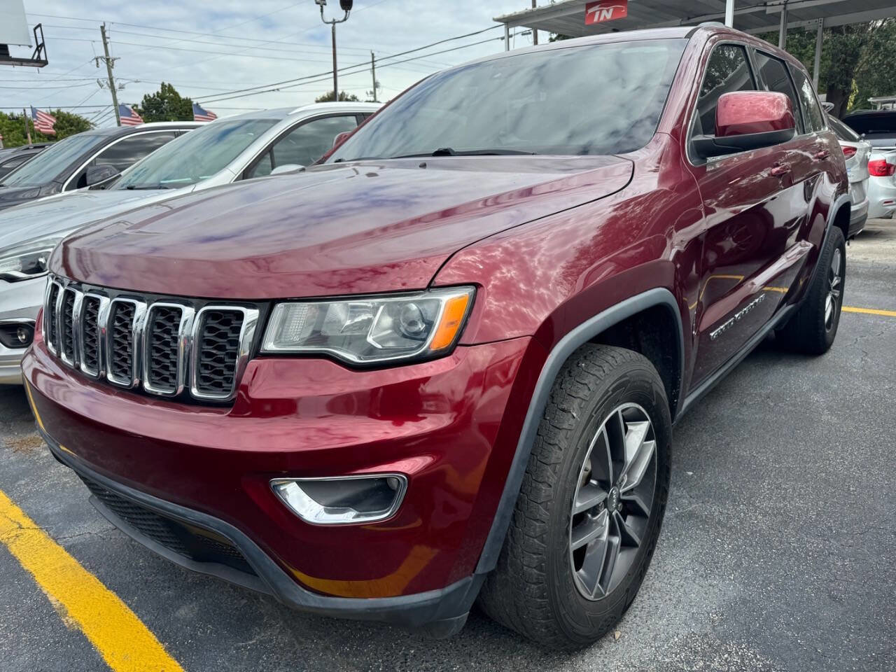 Used 2018 Jeep Grand Cherokee Laredo RWD image 2