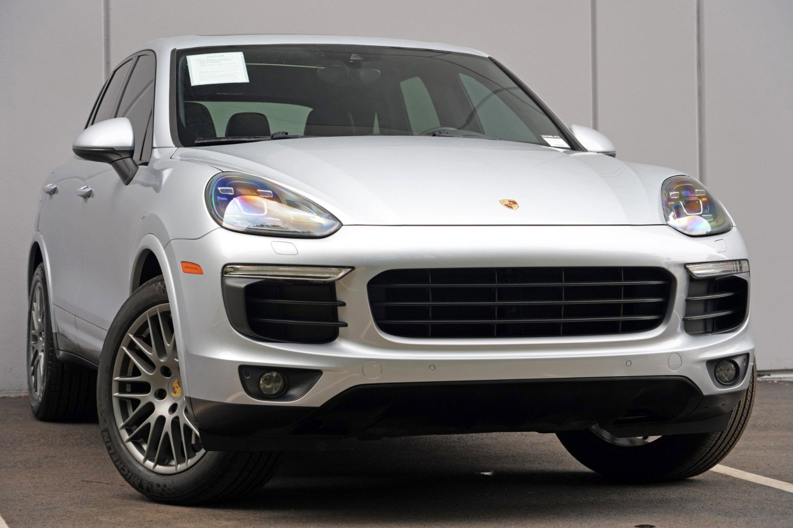 Used 2018 Porsche Cayenne Platinum Edition AWD/4WD image 2