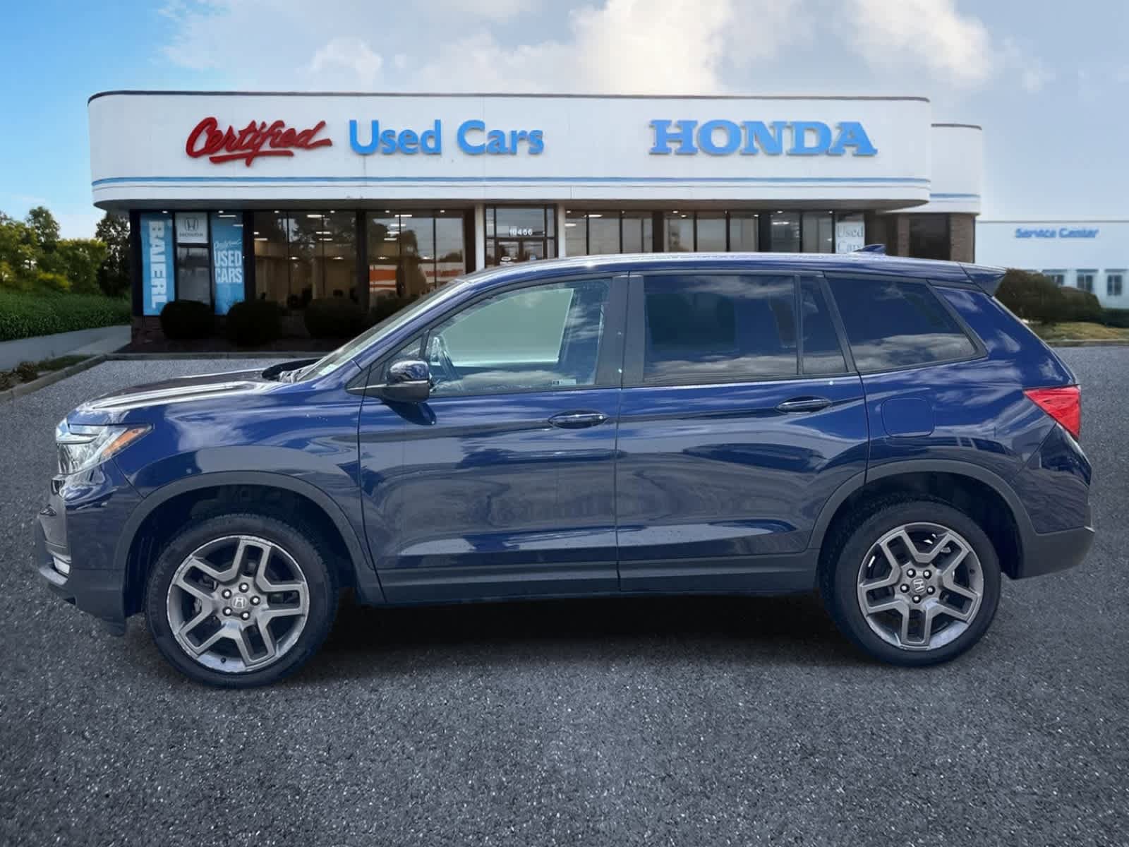 Used 2023 Honda Passport EX-L image 2