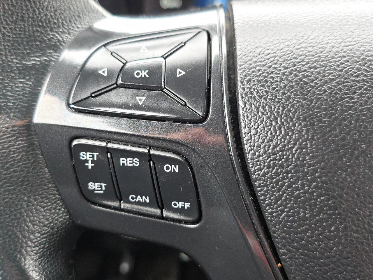 Used 2018 Ford Explorer XLT w/ Equipment Group 202A image 22