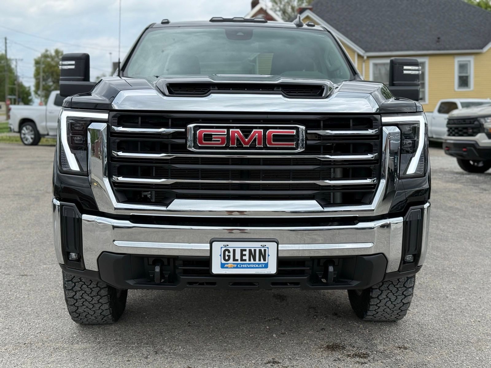 Used 2024 GMC Sierra 2500 SLE AWD/4WD image 9