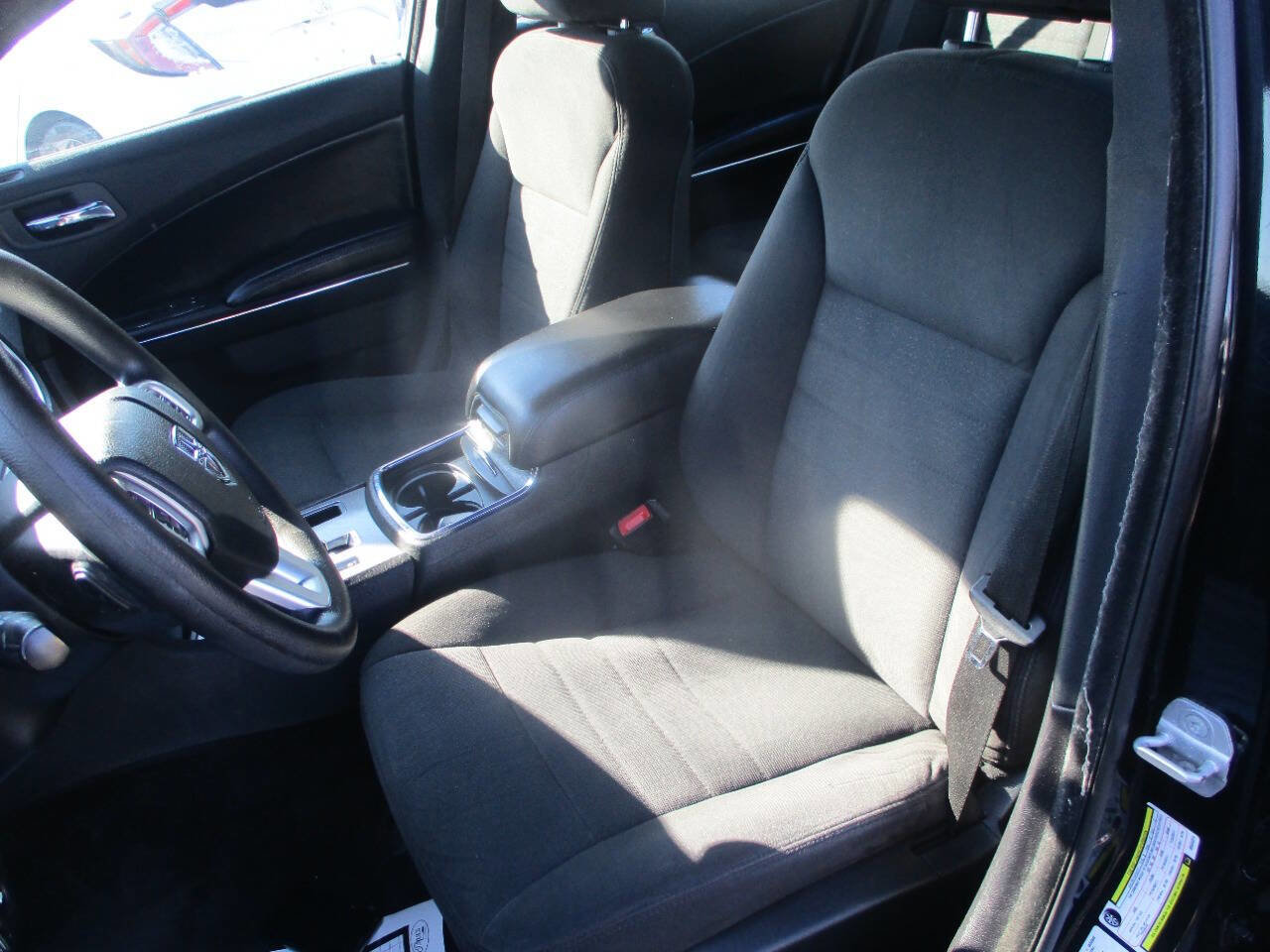 Used 2013 Dodge Charger SE image 6