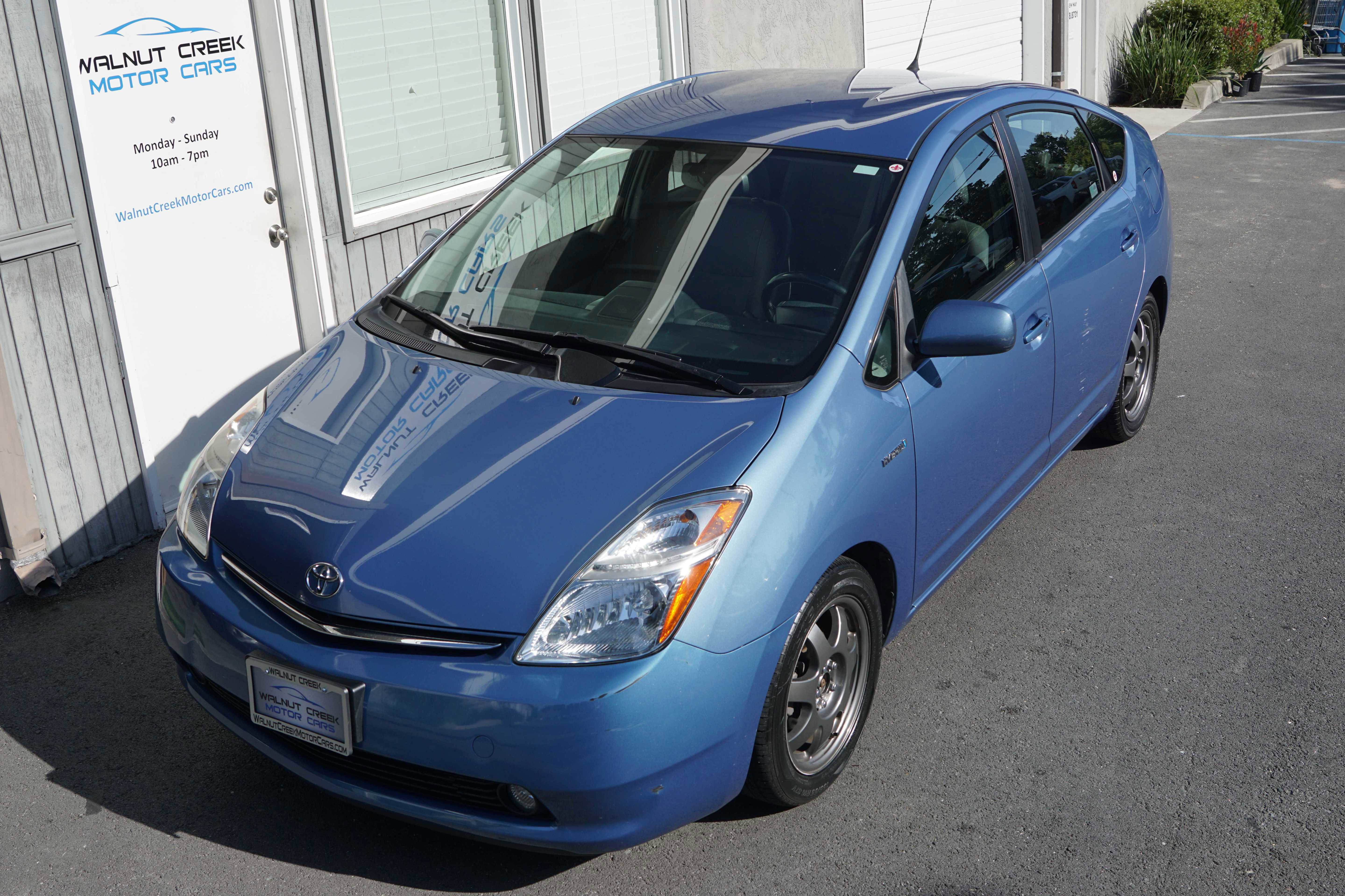 Used 2009 Toyota Prius Touring FWD image 3