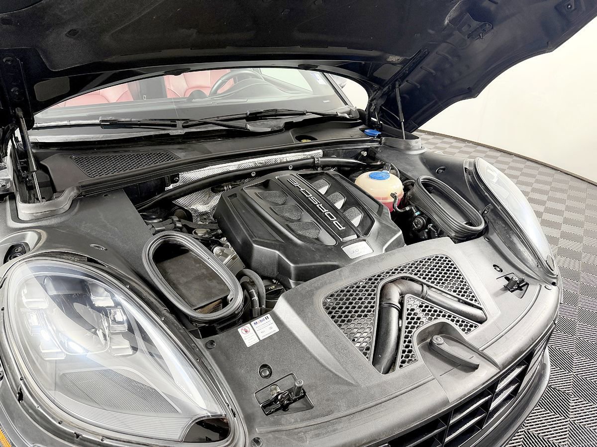 Used 2017 Porsche Macan GTS AWD/4WD image 18